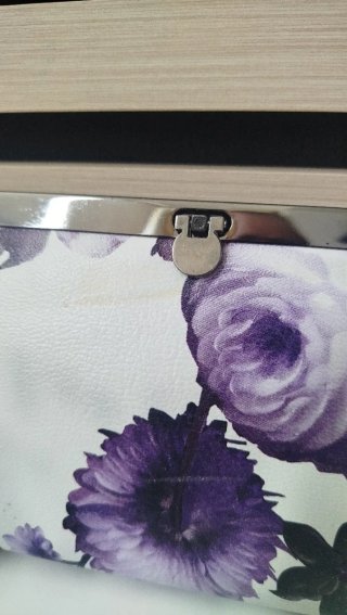 Monedero floral morado y blanco nuevo