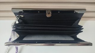 Monedero floral morado y blanco nuevo
