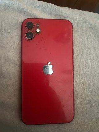 iPhone 11 rojo bateria  nueva al 100 de capacidad.