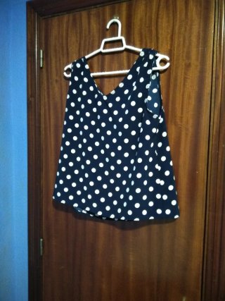 Blusa tirantes lunares azul y blanco Talla M