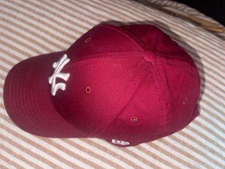 Gorra New York Yankees Morada Burdeos