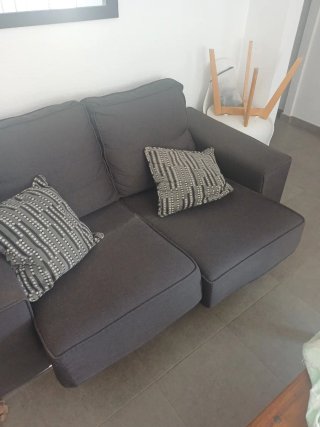 Sofá de 2 cuerpos gris oscuro extensible