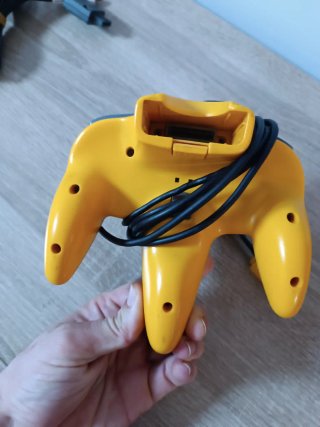 Mando Nintendo 64 Amarillo. Original