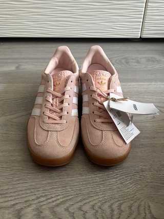 Adidas Gazelle rosas con suela marrón. Sin uso