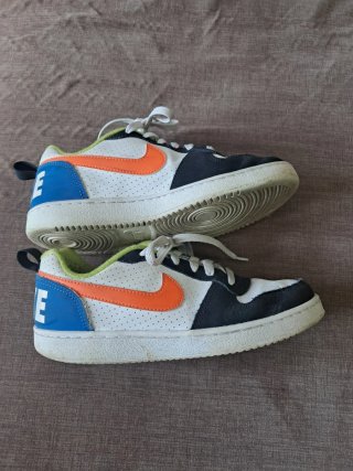 Zapatillas Nike Naranja y Blanco