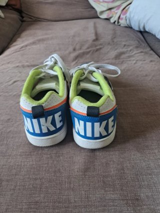 Zapatillas Nike Naranja y Blanco