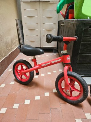Bici sin pedales Tiger Bike rossa