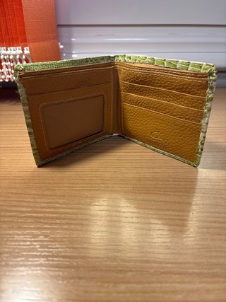 Cartera piel sintética reptil verde