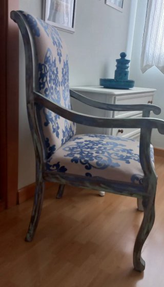 Sillón estilo vintage azul y beige