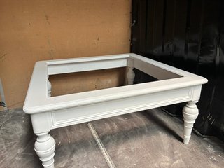 Mesa centro pino lacada blanco 100x100