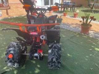 Quad 125cc Negro y Naranja Off-Road