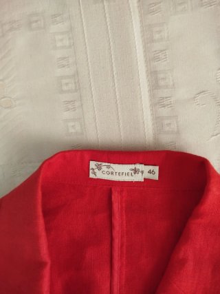 Chaqueta entallada roja