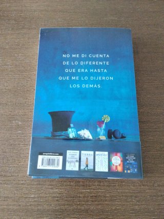 Diferente / Different