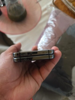 Samsung Galaxy Z Flip4 SM-F721B