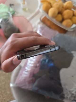 Samsung Galaxy Z Flip4 SM-F721B