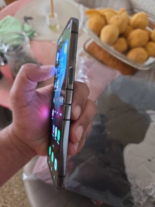 Samsung Galaxy Z Flip4 SM-F721B