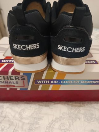 Zapatos Skechers Negros