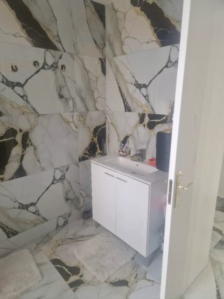 Piso. Como nuevo. Para. Vender