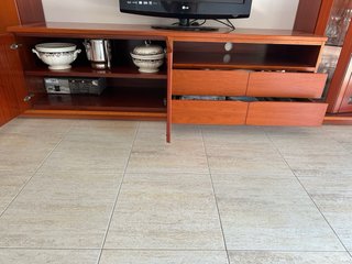 Mueble de comedor madera y cristal