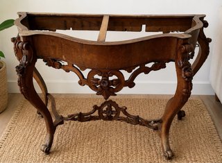 Mueble antiguo madera con encimera mármol