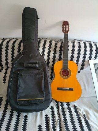 Guitarra Clásica con Funda