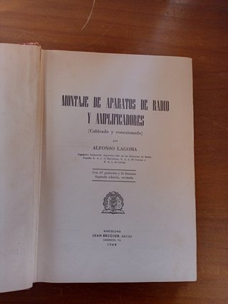 Montaje de aparatos de radio y amplificadores