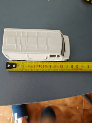 Mercedes 207D 1/43