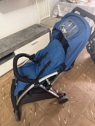 Carro de paseo azul