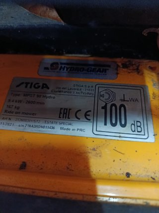 Tractor cortacésped STIGA naranja