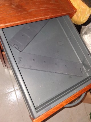 Cajonera de madera marrón