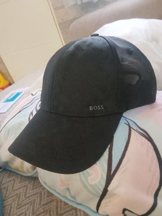 Gorra Boss Negra con Logo Metálico