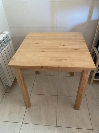 Mesa de comedor o cocina de madera