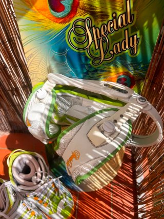 Tabla Snowboard y Botas Mujer