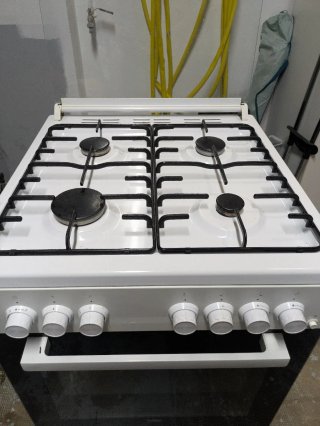 Cocina gas 60cm horno eléctrico Beko