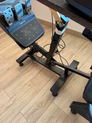 Volante Logitech G29 + Asiento y Pedales