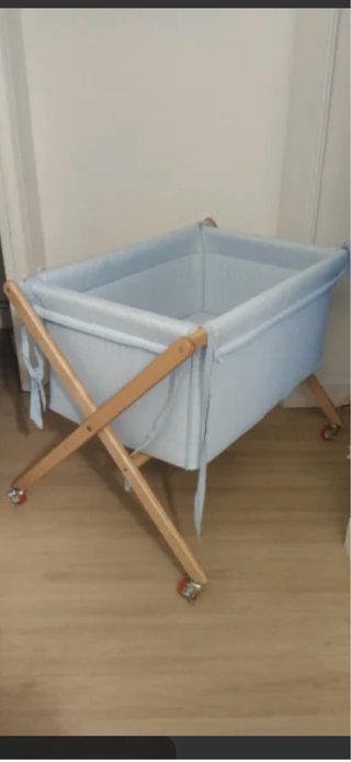 Minicuna con ruedas