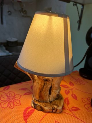 Lámparas de mesa rústicas de madera