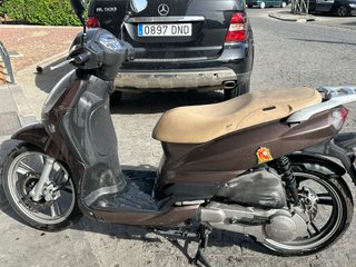 Peugeot Tweet 125cc Marrón 2013