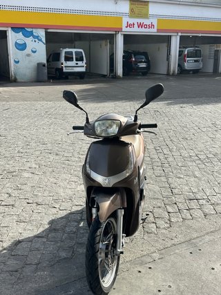 Peugeot Tweet 125cc Marrón 2013