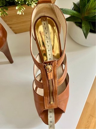 Sandalias Michael Kors Marrones y Doradas
