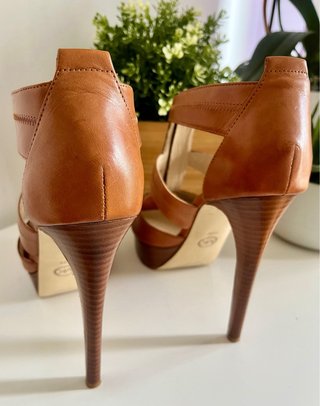 Sandalias Michael Kors Marrones y Doradas