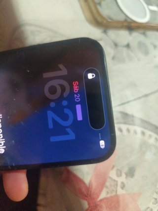 iPhone 16 Negro Roto
