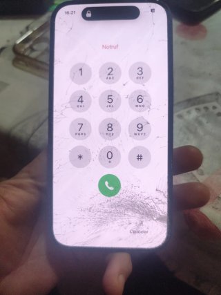iPhone 16 Negro Roto