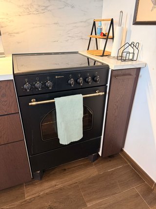 Cocina IKEA completa con frentes decorativos