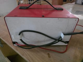 Cargador de baterías Ferve Prima F-811 (12V)