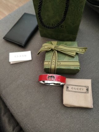 Pulsera Gucci Roja y Plateada