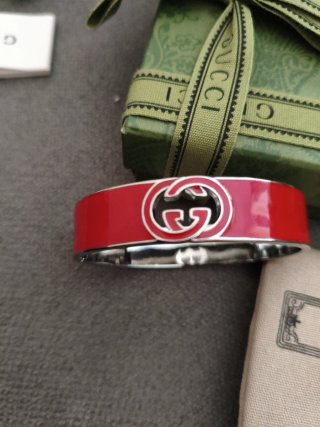 Pulsera Gucci Roja y Plateada