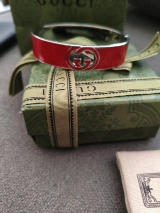 Pulsera Gucci Roja y Plateada