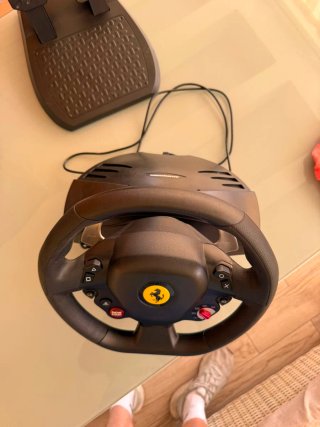 Volante Thrustmaster T80 Ferrari 488 GTB