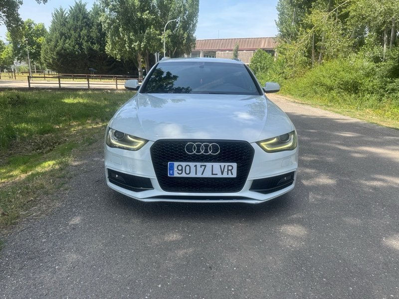 Audi A4 AVANT 2.0TDI S-LINE - foto 1